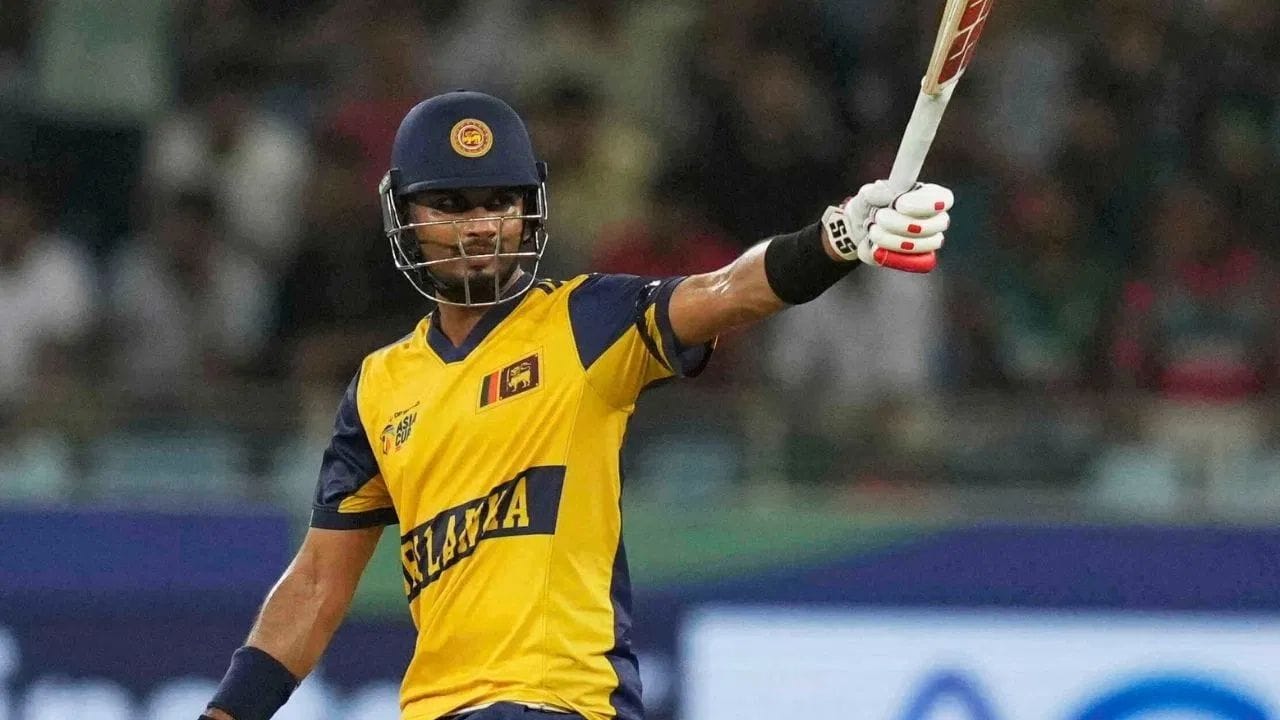 શનાકાને IPLની હરાજીમાં કોઈ ટીમે ખરીદ્યો ના હતો, જે બાદ તે PSL તરફ વળ્યો. તેને લાહોર કલંદર્સે 75 લાખ પાકિસ્તાની રૂપિયામાં ખરીદ્યો હતો. જોકે, હવે તેણે આ ઓફર ઠુકરાવી દીધી છે અને IPLમાં જોડાઈ ગયો છે.