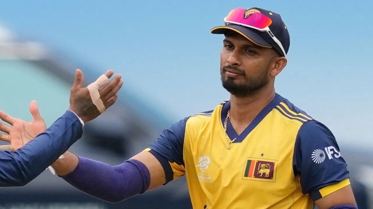 શ્રીલંકાનો T20 કેપ્ટન દાસુન શનાકા PSL છોડીને IPLમાં જોડાયો છે. રાજસ્થાન રોયલ્સે ઈંગ્લેન્ડના ઓલરાઉન્ડર સેમ કરન, જે ઈજાને કારણે ટુર્નામેન્ટમાંથી બહાર થઈ ગયો હતો, તેના સ્થાને શનાકાને સાઈન કર્યો છે.