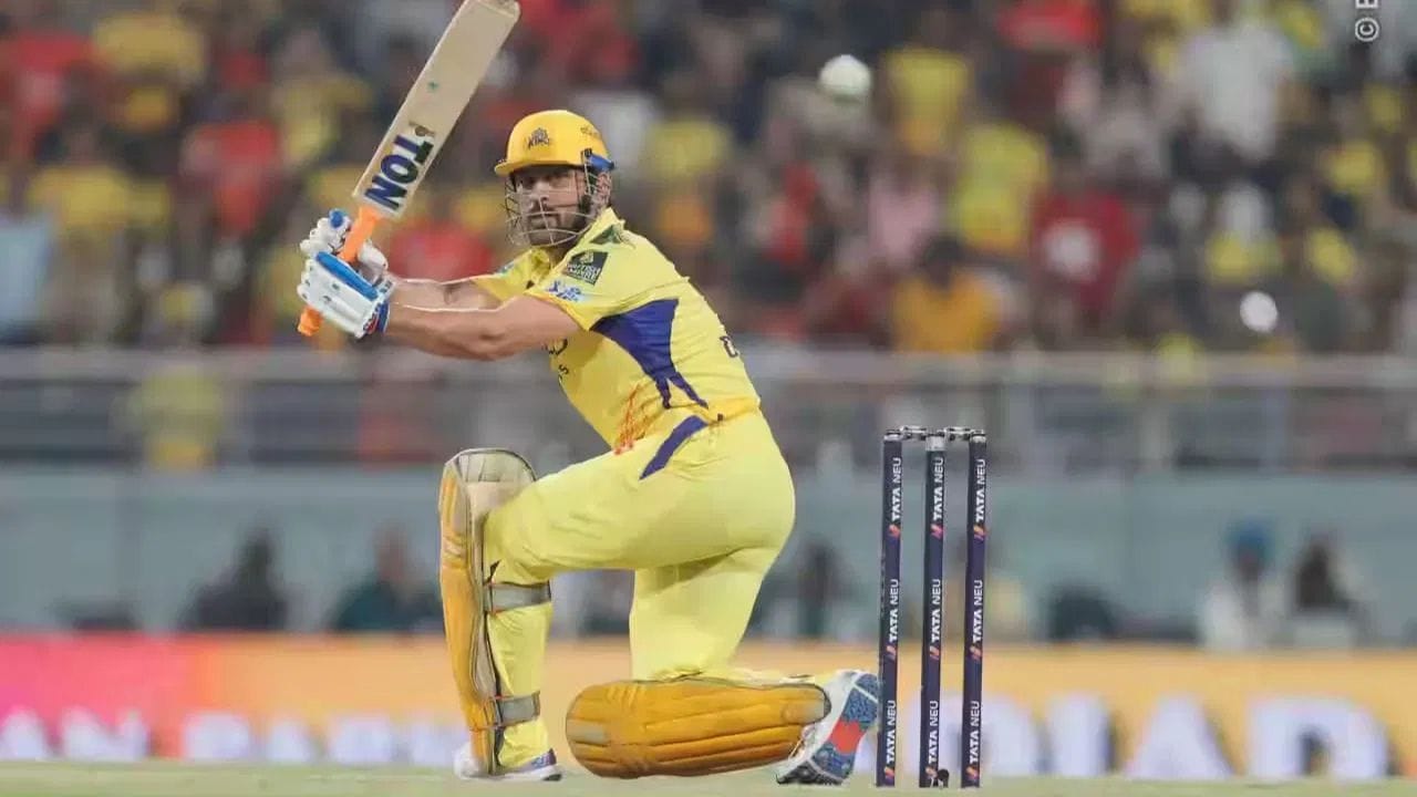 ઉથપ્પાએ વધુમાં કહ્યું કે આ સિઝનમાં ધોનીની બેટિંગ પોઝિશનમાં પણ ફેરફાર જોવા મળી શકે છે. તેના મત મુજબ ધોનીને સાતમા નહીં પરંતુ આઠમા ક્રમે બેટિંગ કરતા જોઈ શકાય છે. આથી સ્પષ્ટ થાય છે કે ટીમમાં તેની ભૂમિકા હવે પહેલા જેવી આક્રમક નહીં પરંતુ સહાયક અને મેન્ટરની બની શકે છે.