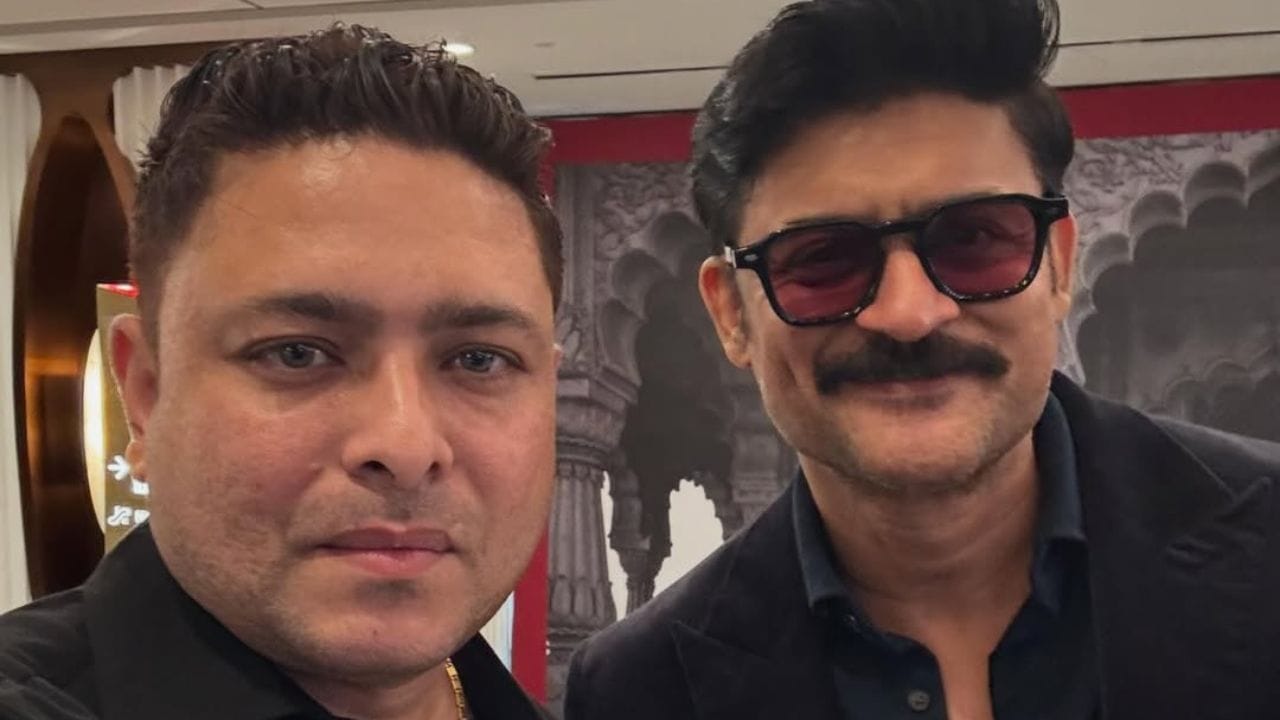 ફિલ્મમાં પાકિસ્તાનના એએસપી ઓમર શિહદનો રોલ આદિત્ય ઉપ્પલે નિભાવ્યો છે. આદિત્યનો રોલ ફિલ્મમાં એક ટ્વિસ્ટ લઈને આવે છે. તેમજ એન્ડ ક્રેડિટ પછી એક સ્પેશિયલ સીન આવે છે. જે આદિત્ય અને રાજ જુત્સી પર જોવા મળ્યો છે.