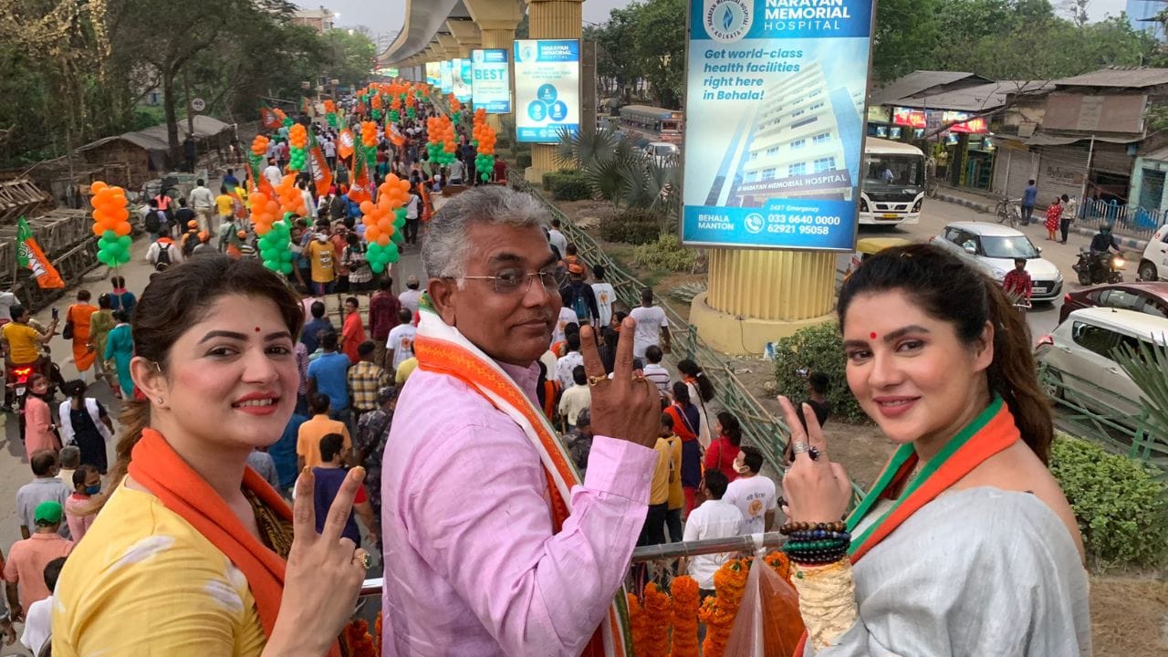 દિલીપ ઘોષનો જન્મ 1 ઓગસ્ટ 1964ના રોજ થયો છે. પશ્ચિમ બંગાળના રાજકારણી છે. તેઓ લોકસભામાં મેદિનીપુર મતવિસ્તારનું પ્રતિનિધિત્વ કરતા સંસદ સભ્ય હતા. દિલીપ ઘોષ તેમના વિવાદાસ્પદ નિવેદનો માટે જાણીતા છે.