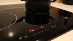 ઇન્ડક્શન સગડી પર દેખાતા E1થી લઈને E9 એરર કોડ સમજો અને તેને દૂર કરો