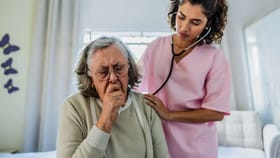 વૃદ્ધોમાં વારંવાર તાવ આવવો એ પેશાબના ચેપનું લક્ષણ હોઈ શકે છે