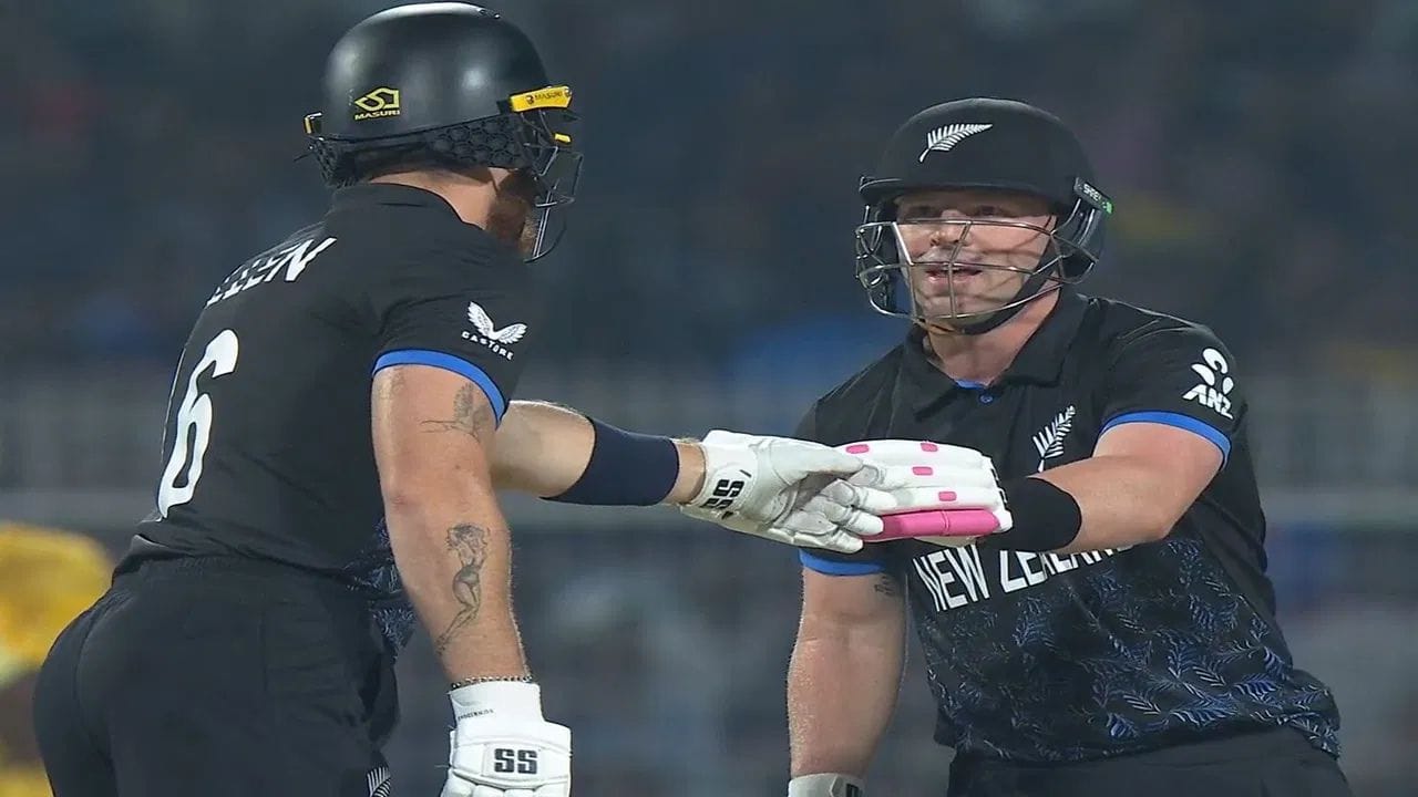 ટીમ ઇન્ડિયાનો સામનો ન્યુઝીલેન્ડ સામે થશે, જે પાંચ વર્ષ પછી ફરીથી ફાઇનલમાં પહોંચ્યું છે. ટીમ ઇન્ડિયા જીતવા માટે ફેવરિટ માનવામાં આવે છે. જો આવું થાય, તો ન્યુઝીલેન્ડનું સ્વપ્ન ફરી એકવાર ચકનાચૂર થઈ જશે. જોકે, કિવી ટીમ ખાલી હાથે પાછી નહીં ફરે અને કરોડોનું ઇનામ મેળવશે.