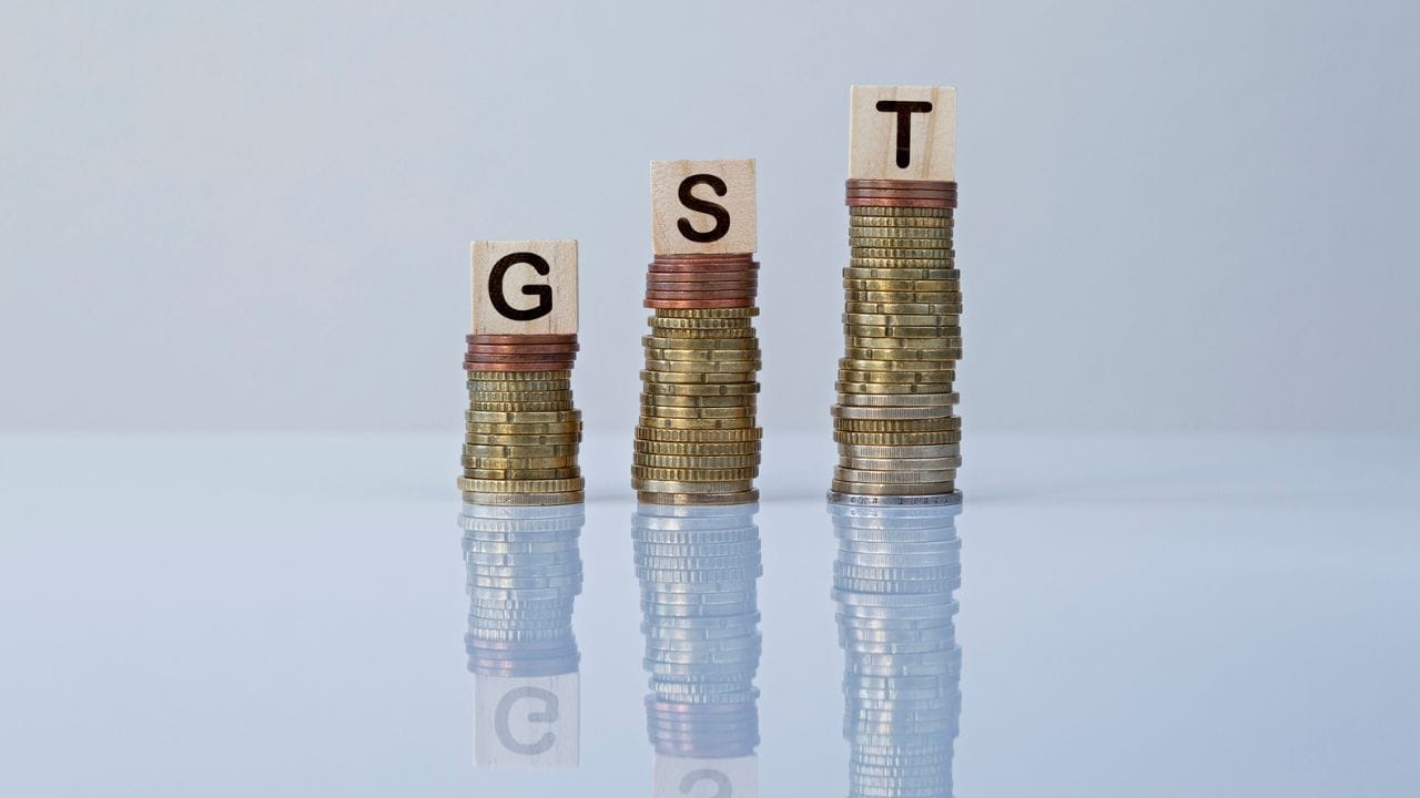 ફોર્મ ભરતી વખતે આ બાબતોનું ધ્યાન રાખો : તમારા TRN નો ઉપયોગ કરીને વેબસાઇટમાં પાછા લોગ ઇન કર્યા પછી તમારે ફોર્મના વિવિધ વિભાગોમાં ચોક્કસ વ્યવસાય માહિતી પ્રદાન કરવાની જરૂર પડશે. આમાં તમારા વ્યવસાયનું નામ, શરૂઆતની તારીખ, માલિકની વ્યક્તિગત માહિતી અને સંપૂર્ણ વ્યવસાય સરનામું શામેલ છે. તમારે તમારા સરનામાનો પુરાવો પણ અહીં અપલોડ કરવાની જરૂર પડશે.