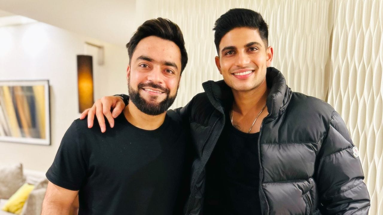 રાશિદ ખાને 136 મેચમાં 158 વિકેટ પોતાને નામ કરી છે. તે પોતાની બોલિંગ માટે જાણીતો છે.ટીમને જીતાડવા રાશિદ ખાનનો ખુબ મોટો ફાળો હોય છે. (All photo : social media)