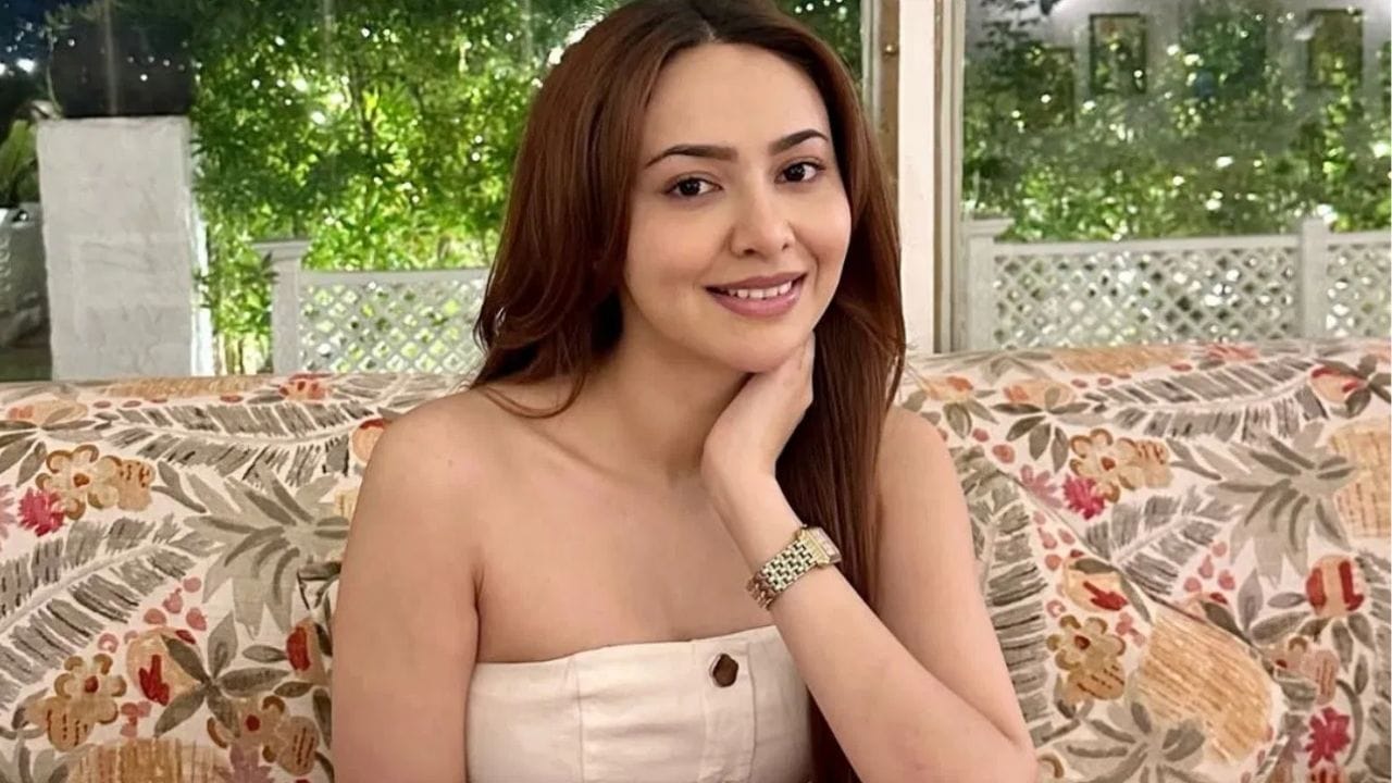 આ ફિલ્મમાં હિતિકા બાલીની પણ મહત્વપૂર્ણ ભૂમિકા ભજવી રહી છે. તે જસકીરતની બહેન હરલીન કૌર રંગીની ભૂમિકા ભજવી રહી છે. (ફોટો google)