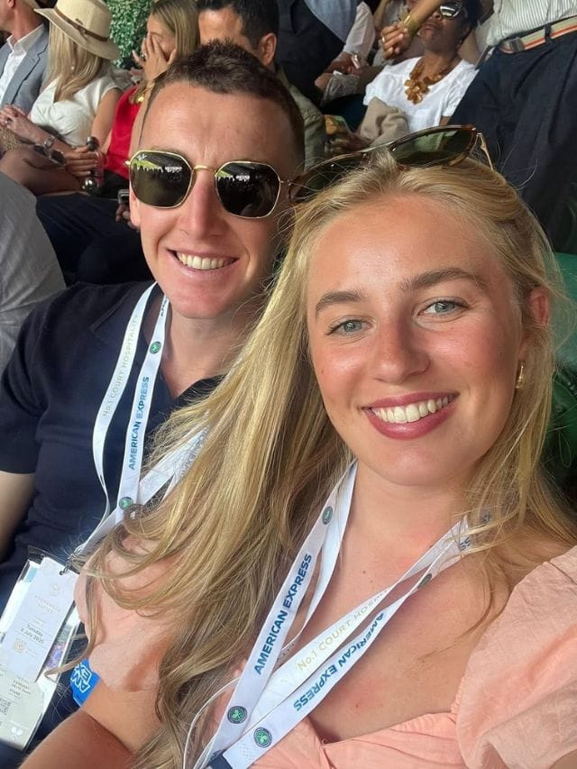 ઈંગ્લેન્ડના કેપ્ટન હેરી બ્રુકના લડી લકના ફોટો જુઓ