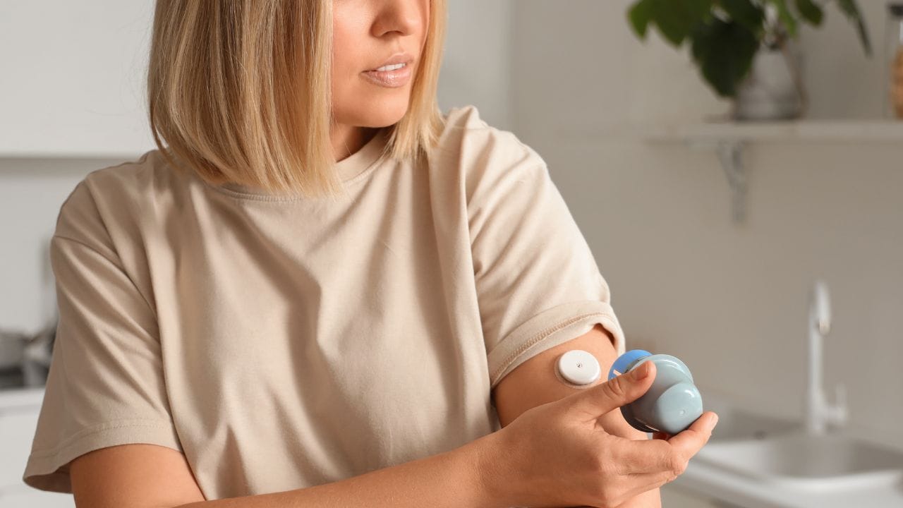 આથી, ટાઇપ 1 ડાયાબિટીસ ધરાવતા દર્દીઓ માટે માત્ર બ્લડ શુગર નિયંત્રણ જ નહીં, પરંતુ મગજના સ્વાસ્થ્ય પર પણ ધ્યાન આપવું જરૂરી છે. નિયમિત તબીબી ચકાસણી, યોગ્ય આહાર, વ્યાયામ અને માનસિક સ્વાસ્થ્યની કાળજી લેવી ખૂબ જ મહત્વપૂર્ણ છે.