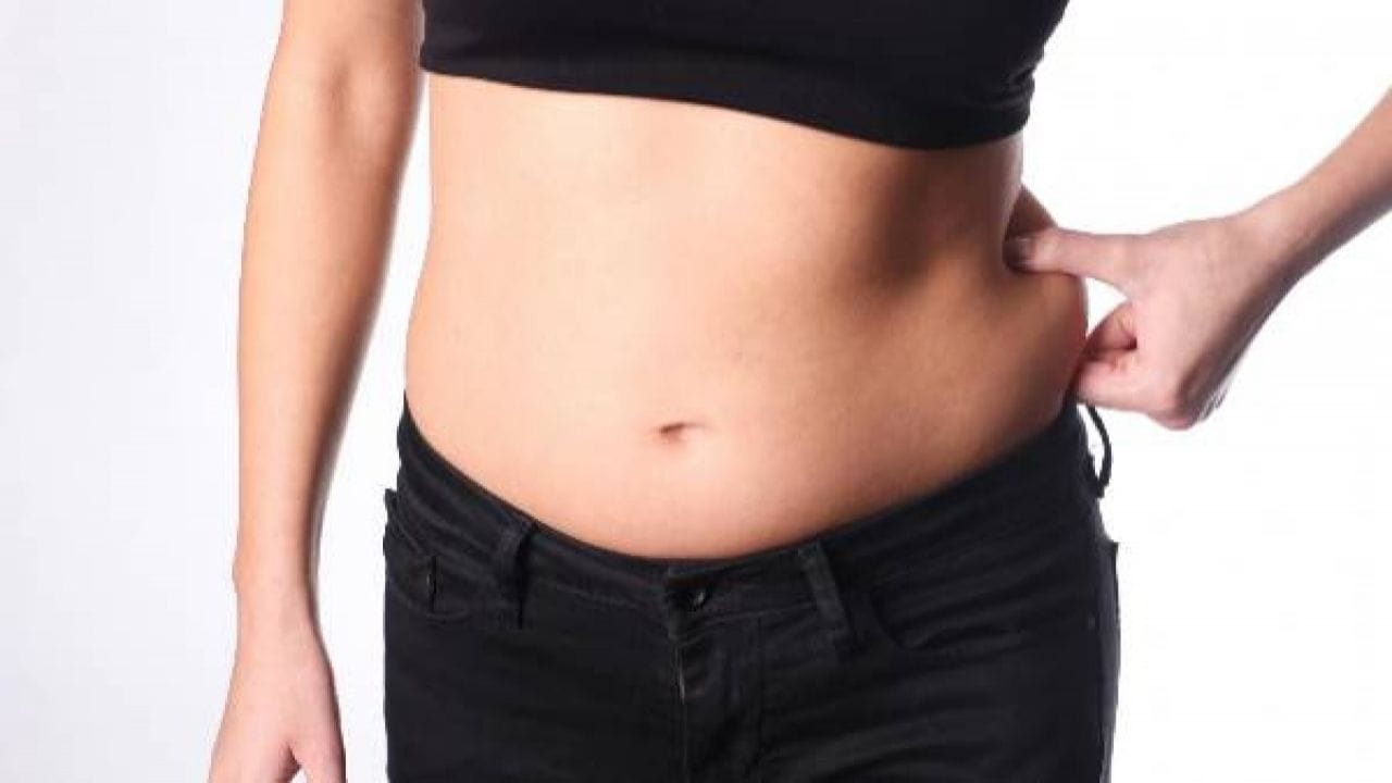 નિયમિત કસરત અને શારીરિક પ્રવૃત્તિ શરીરને સક્રિય રાખવામાં મદદ કરે છે અને કોલેસ્ટ્રોલ નિયંત્રણમાં રાખવામાં પણ ઉપયોગી સાબિત થાય છે. જો વજન સામાન્ય હોય તો પણ સ્વસ્થ જીવનશૈલી જાળવવી એટલી જ જરૂરી છે. ધૂમ્રપાન અને વધુ પડતા દારૂના સેવનથી દૂર રહેવું પણ સ્વાસ્થ્ય માટે લાભદાયક છે. આ ઉપરાંત સમયાંતરે કોલેસ્ટ્રોલની તપાસ કરાવવી હૃદયના સ્વાસ્થ્ય માટે મહત્વપૂર્ણ માનવામાં આવે છે. (નોંધ : અહીં આપમાં આવેલી માહિતી ફક્ત આપની જાણકારી માટે છે.)