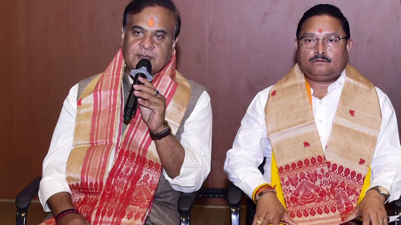   તેમણે 1996 થી 2001 સુધી ગૌહાટી હાઇકોર્ટમાં કાયદાનો અભ્યાસ કર્યો. 2006માં, તેમણે ગૌહાટી યુનિવર્સિટીમાંથી "નોર્થ ઇસ્ટર્ન કાઉન્સિલ: અ સ્ટ્રક્ચરલ એન્ડ ફંક્શનલ એનાલિસિસ" વિષય પર રાજકીય વિજ્ઞાનમાં ડોક્ટરેટની પદવી પૂર્ણ કરી હતી,  