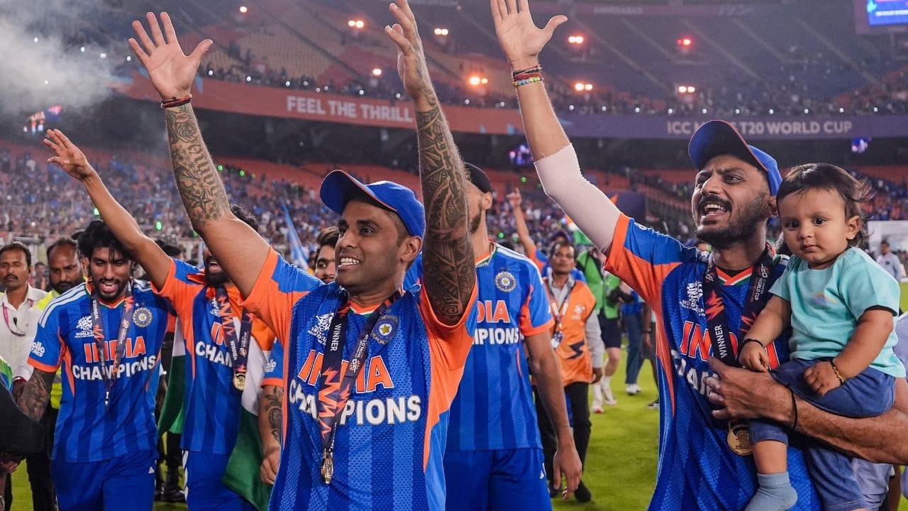 ફાઇનલ મેચમાં ભારતનું પ્રદર્શન એકતરફી રહ્યું. પ્રથમ બેટિંગ કરતાં ભારતીય ટીમે 5 વિકેટના નુકસાન પર 255 રન બનાવ્યા. સંજુ સેમસને માત્ર 46 બોલમાં 89 રનની ધમાકેદાર ઇનિંગ રમી અને ટીમને મજબૂત સ્કોર સુધી પહોંચાડ્યું.