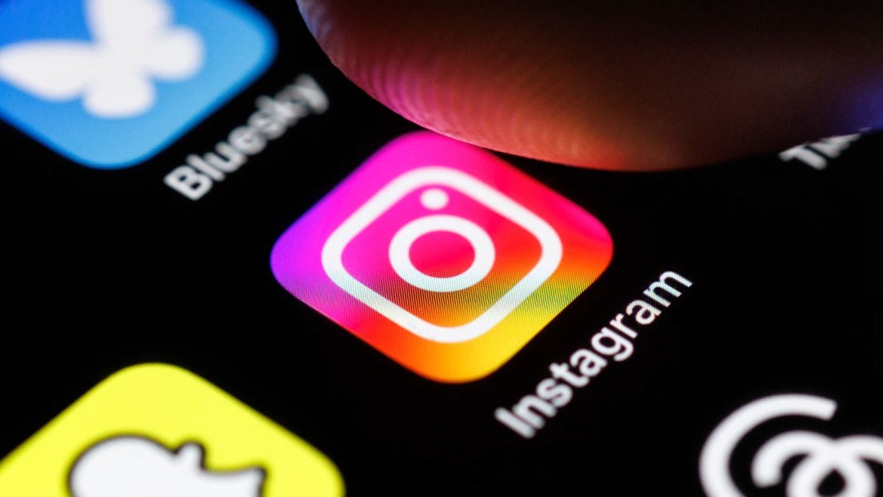 આ સેટિંગ બંધ કર્યા પછી એક વધુ ફેરફાર થતો હોય છે. જેમ તમારી પ્રવૃત્તિ અન્ય લોકો  જોઈ શકશે નહીં, તેવી જ રીતે તમે પણ તમારા મિત્રો કે અન્ય યૂઝર ક્યારે ઓનલાઈન છે તે જોઈ શકશો નહીં. (ફોટો: google)