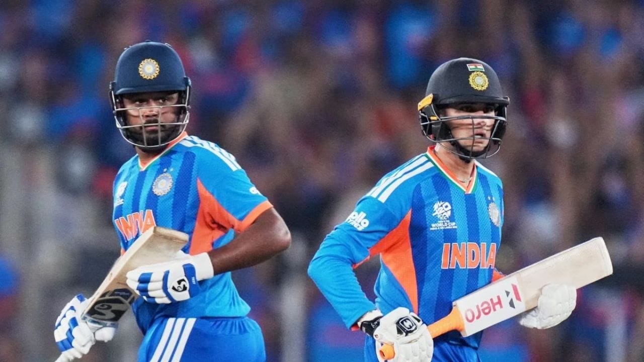 અભિષેકે આ બોલને પુલ કરવાનો પ્રયાસ કર્યો પરંતુ શોટ બરાબર લાગ્યો નહોતો અને બોલ ડીપ સ્ક્વેર લેગ તરફ હવામાં ગયો. 