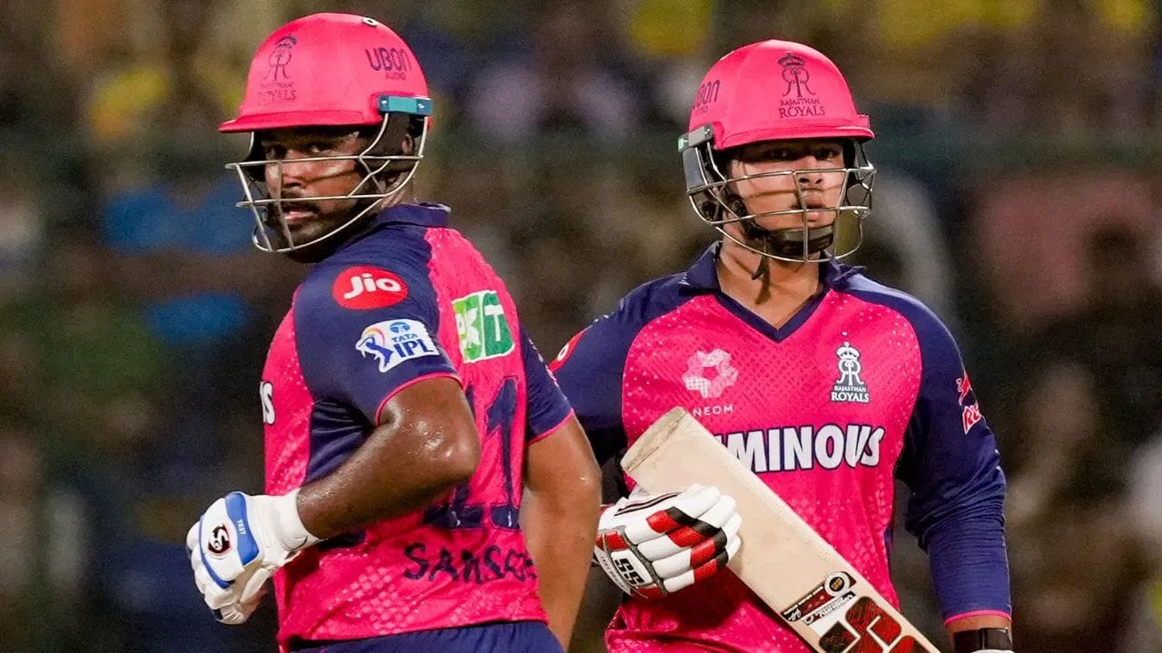 પહેલો ચેલેન્જ: વૈભવ સૂર્યવંશીનો પહેલો ચેલેન્જ રાજસ્થાન રોયલ્સને ચેમ્પિયન બનાવવાનો રહેશે. રાજસ્થાને 2008માં IPL જીત્યું હતું અને ત્યારથી તે તેના બીજા ટાઇટલની રાહ જોઈ રહ્યું છે. જેમ વૈભવે અંડર-19 વર્લ્ડ કપમાં ટીમ ઈન્ડિયાને જીત અપાવી હતી, તેવી જ રીતે તે રાજસ્થાનને ફરીથી ચેમ્પિયન બનાવવા માંગશે.