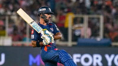 IPL 2026 માં ઘણા બેટ્સમેન છગ્ગા અને ચોગ્ગાની ધમાલ માટે જાણીતા છે. પરંતુ શું તમે જાણો છો કે ટુર્નામેન્ટના ઈતિહાસમાં સૌથી મહાન હિટર કોણ છે? આ બેટ્સમેન મધ્ય ઓવરમાં દરેક ચોથા બોલ પર બાઉન્ડ્રી ફટકારવાનો રેકોર્ડ ધરાવે છે.