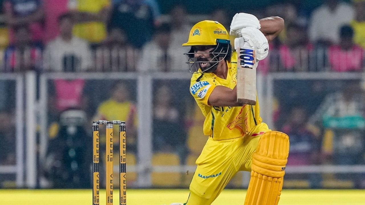 સમગ્ર ઘટનામાંથી સ્પષ્ટ થાય છે કે ઝડપી બોલરો સામે ખોટી ફૂટવર્ક અને અનાવશ્યક મૂવમેન્ટ ભારે પડી શકે છે. આર્ચરે પોતાની લાઇન-લેન્થ અને ગતિથી બેટ્સમેનને ગેરસમજમાં મૂકી દીધા, જ્યારે ગાયકવાડની એક નાની ભૂલે તેમને પેવેલિયનનો રસ્તો બતાવ્યો.(All Image - BCCI)