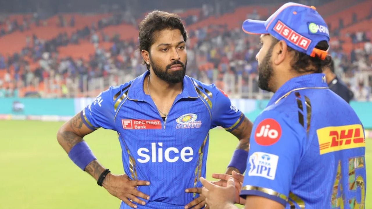 સોશિયલ મીડિયા પર આ પોસ્ટ ઝડપથી વાયરલ થઈ ગઈ અને ક્રિકેટ ચાહકો વચ્ચે ચર્ચાનો વિષય બની ગઈ. રોહિત શર્માના બેટિંગ ફોર્મ અંગે છેલ્લા કેટલાક સમયથી ચર્ચા ચાલી રહી છે. IPL 2013 પછીથી તેઓ એક પણ સીઝનમાં 500 રન સુધી પહોંચી શક્યા નથી. જોકે, ગયા સીઝનમાં તેમણે 15 મેચમાં 418 રન બનાવીને મહત્વપૂર્ણ યોગદાન આપ્યું હતું.