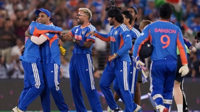 ક્રિકેટમાં જર્સી નંબર ખેલાડીઓની અનન્ય ઓળખ માટે મહત્વપૂર્ણ છે, જેનાથી ચાહકો, કોમેન્ટેટર્સ, અમ્પાયર્સ અને ટીવી કેમેરા તેમને સરળતાથી ઓળખી શકે છે. તે એક બ્રાન્ડિંગ સાધન છે અને એક જ ટીમમાં સમાન નામ ધરાવતા ખેલાડીઓ વચ્ચે મૂંઝવણ દુર કરે છે.