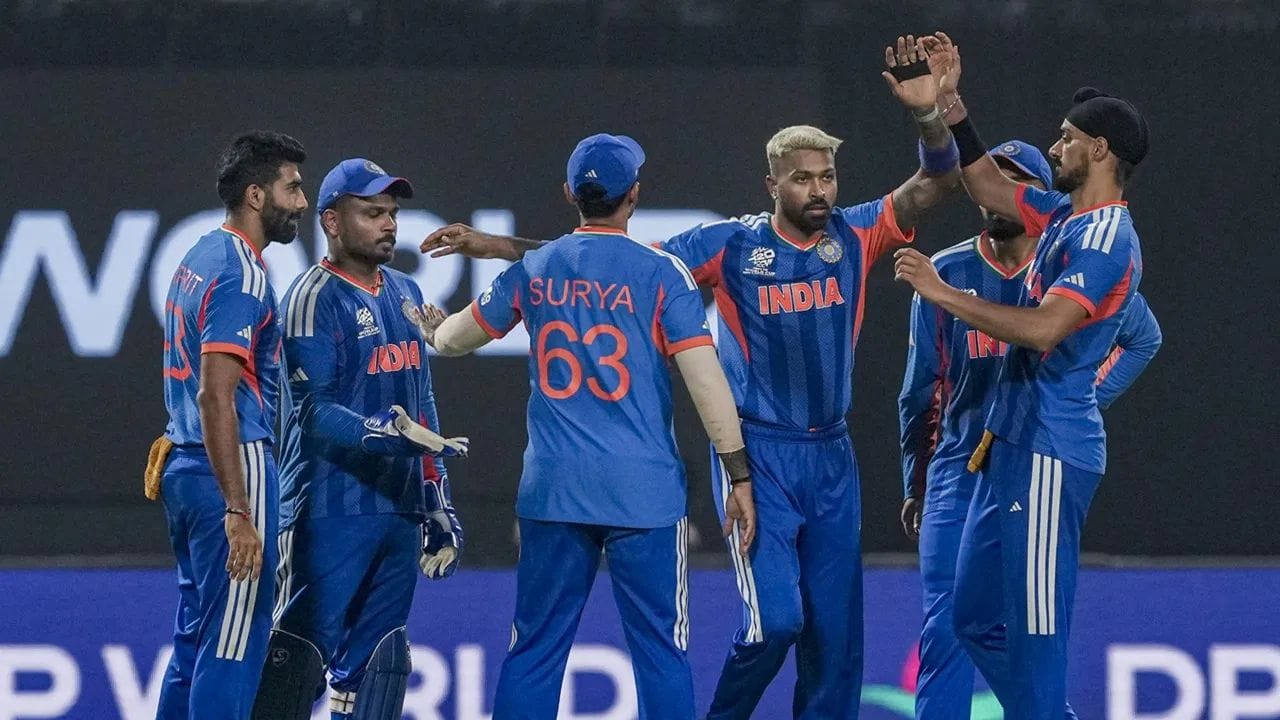 'પ્લેયર ઓફ ધ ટુર્નામેન્ટ' ના આ ખિતાબ માટે કુલ 8 ખેલાડીઓને શોર્ટલિસ્ટ કરવામાં આવ્યા છે, જેમાં ટીમ ઈન્ડિયાના માત્ર એક જ ખેલાડીનું નામ છે. નવાઈની વાત એ છે કે, ફાઇનલમાં પહોંચેલી ન્યુઝીલેન્ડની ટીમમાંથી પણ માત્ર 2 ખેલાડીઓને જ આ યાદીમાં સ્થાન મળ્યું છે.