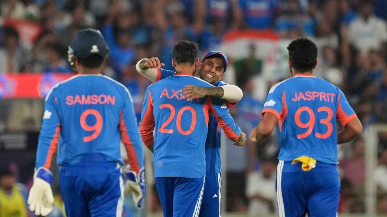 ભારતીય ટીમે T20 વર્લ્ડ કપમાં પહેલેથી જ પોતાની મજબૂત ઓળખ બનાવી છે. 2007માં ભારતે પહેલો T20 વર્લ્ડ કપ જીતીને નવા યુગની શરૂઆત કરી હતી. ત્યારબાદ ટીમે સતત સારા પ્રદર્શનથી વિશ્વ ક્રિકેટમાં પોતાની શક્તિ સાબિત કરી છે. છેલ્લા કેટલાક વર્ષોમાં ટીમ ઇન્ડિયાએ ઘણી મોટી મેચોમાં શાનદાર જીત મેળવી છે.