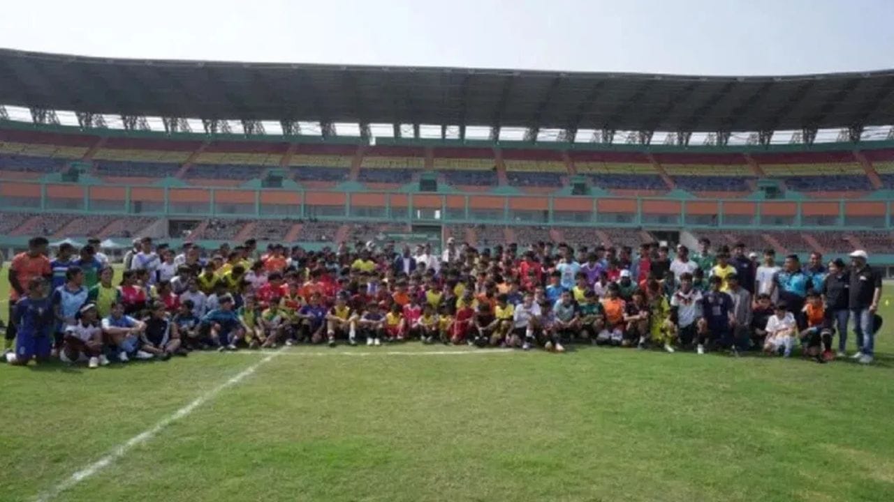 ટ્રાયલ્સના બીજા દિવસે ખાસ કરીને ટેક્ટિકલ નોજેલ, મેચ ઇન્ટેલિજન્સ અને ફિઝિકલ કન્ડિશનિંગ પર ભાર મૂકાયો હતો. આ પ્રક્રિયામાં ખેલાડીઓની ટેક્નિકલ સ્કિલ્સ સાથે તેમની સ્ટેમિના, તાકાત અને દબાણની સ્થિતિમાં ઝડપથી નિર્ણય લેવાની ક્ષમતાનું મૂલ્યાંકન કરવામાં આવ્યું.