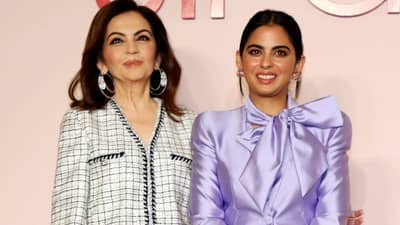 Oscar 2026માં વિન્ટેજ ગાઉન લુકમાં આખા હોલિવુડ પર ભારે પડી ઈશા અંબાણી, જુઓ વીડિયો