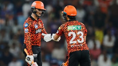 IPL 2026ની શરૂઆત 28 માર્ચે થવાની છે, જેમાં પ્રથમ મુકાબલો સનરાઈઝર્સ હૈદરાબાદ અને રોયલ ચેલેન્જર્સ બેંગલુરુ વચ્ચે રમાશે. આ મેચ પહેલા જ SRH ટીમમાં કપ્તાની અંગે ચર્ચાઓ જોર પકડી રહી છે, કારણ કે નિયમિત કેપ્ટન ઉપલબ્ધ રહેશે કે નહીં તે હજી સ્પષ્ટ નથી.