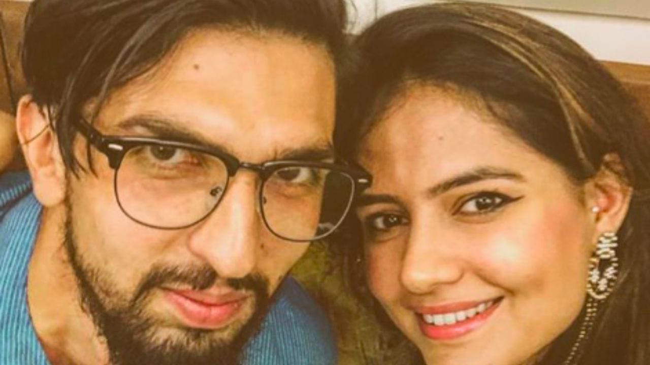 ઇશાંત શર્મા ઇન્ડિયન પ્રીમિયર લીગમાં કિંગ્સ ઇલેવન પંજાબ માટે રમ્યો હતો. 