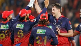 પાવરપ્લેમાં ત્રણ વિકેટ લઈ ડેબ્યૂ મેચમાં ધમાલ મચાવનાર આ બોલર કોણ છે?