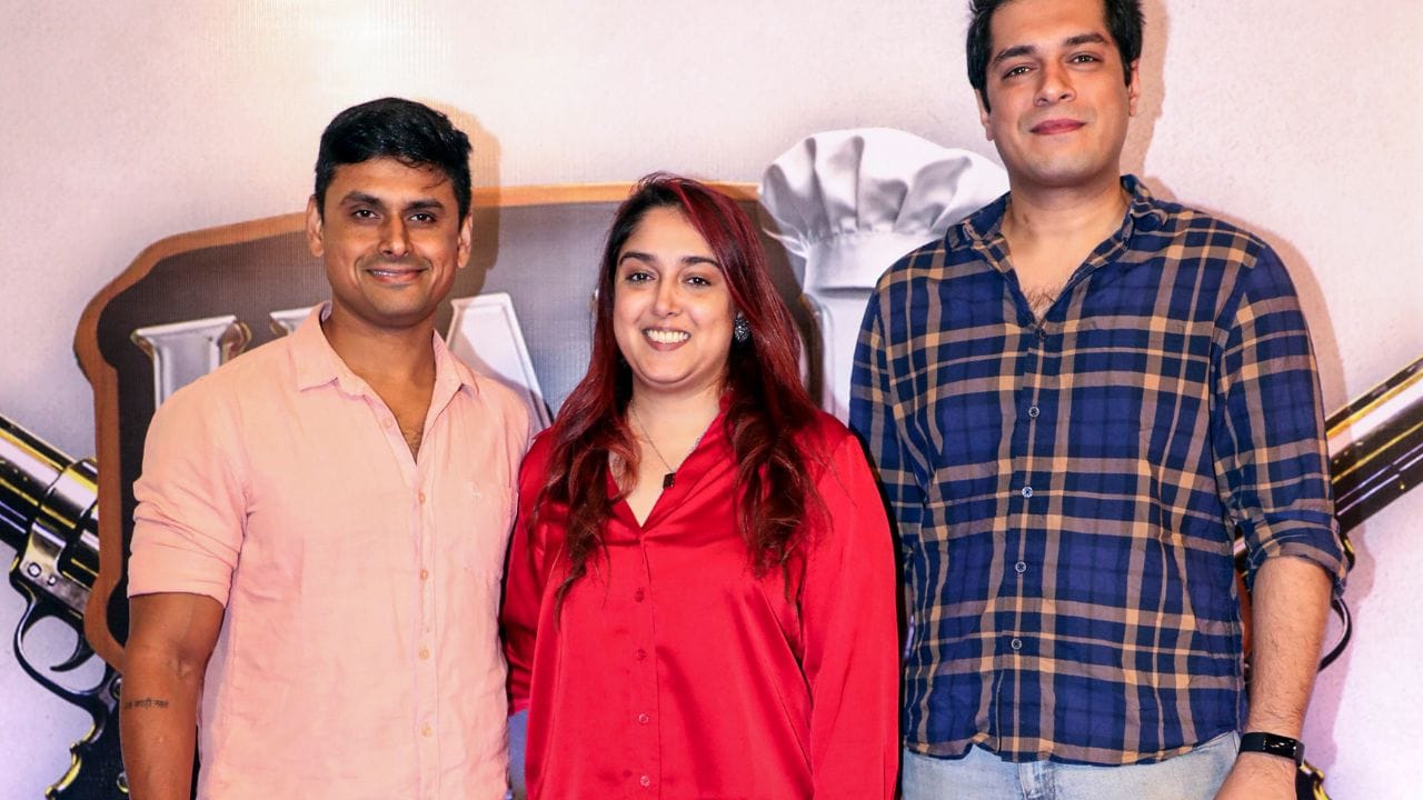 જુનૈદ ખાનનો જન્મ હિન્દી ફિલ્મ અભિનેતા આમિર ખાન અને તેમની પહેલી પત્ની રીના દત્તાને ત્યાં 1993માં થયો હતો.તેમની એક નાની બહેન ઇરા છે. બહેન ઈરાના લગ્ન થઈ ચૂક્યા છે. જ્યારે જુનૈદ ખાન હજુ કુંવારો છે.