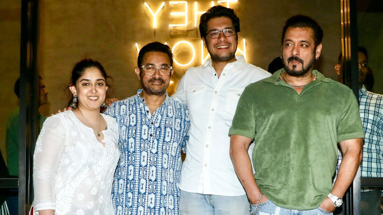 જુનૈદ અને ઇરા ઉપરાંત, આમિર ખાનનો બીજો પુત્ર આઝાદ પણ તેમની મિલકત અને સંપત્તિમાં હિસ્સો ધરાવે છે. આઝાદ હાલમાં ખૂબ નાનો છે અને શાળામાં ભણે છે.