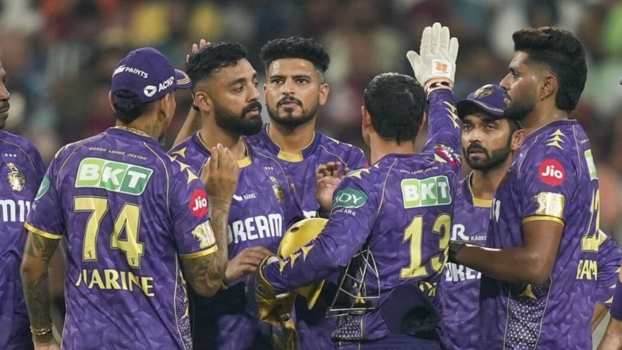 ત્રણ વખતના ચેમ્પિયન કોલકાતા નાઈટ રાઈડર્સ માટે આ એક મોટો ફટકો છે, જેના કારણે તેમનું ફાસ્ટ બોલિંગ આક્રમણ નોંધપાત્ર રીતે નબળું પડી ગયું છે. હરાજી પછી આ ત્રીજો ફાસ્ટ બોલર છે જે આ સિઝનમાં KKR વતી રમી શકશે નહીં. 