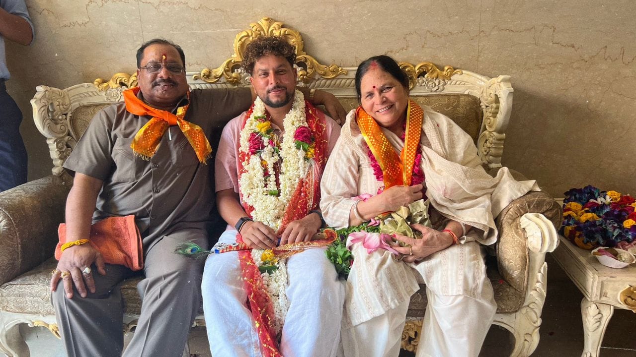  ટી20 વર્લ્ડકપ 2026માં કુલદીપ યાદવને વધારે રમવાની તક મળી ન હતી. તેમણે માત્ર 1 મેચ માટે પ્લેઈંગ ઈલેવનમાં સામેલ કરવામાં આવ્યો હતો. આ મેચમાં તેમણે 14 રન આપી 1 વિકેટ લીધી હતી અને ટીમની જીતમાં મહત્વનું યોગદાન આપ્યું હતુ.