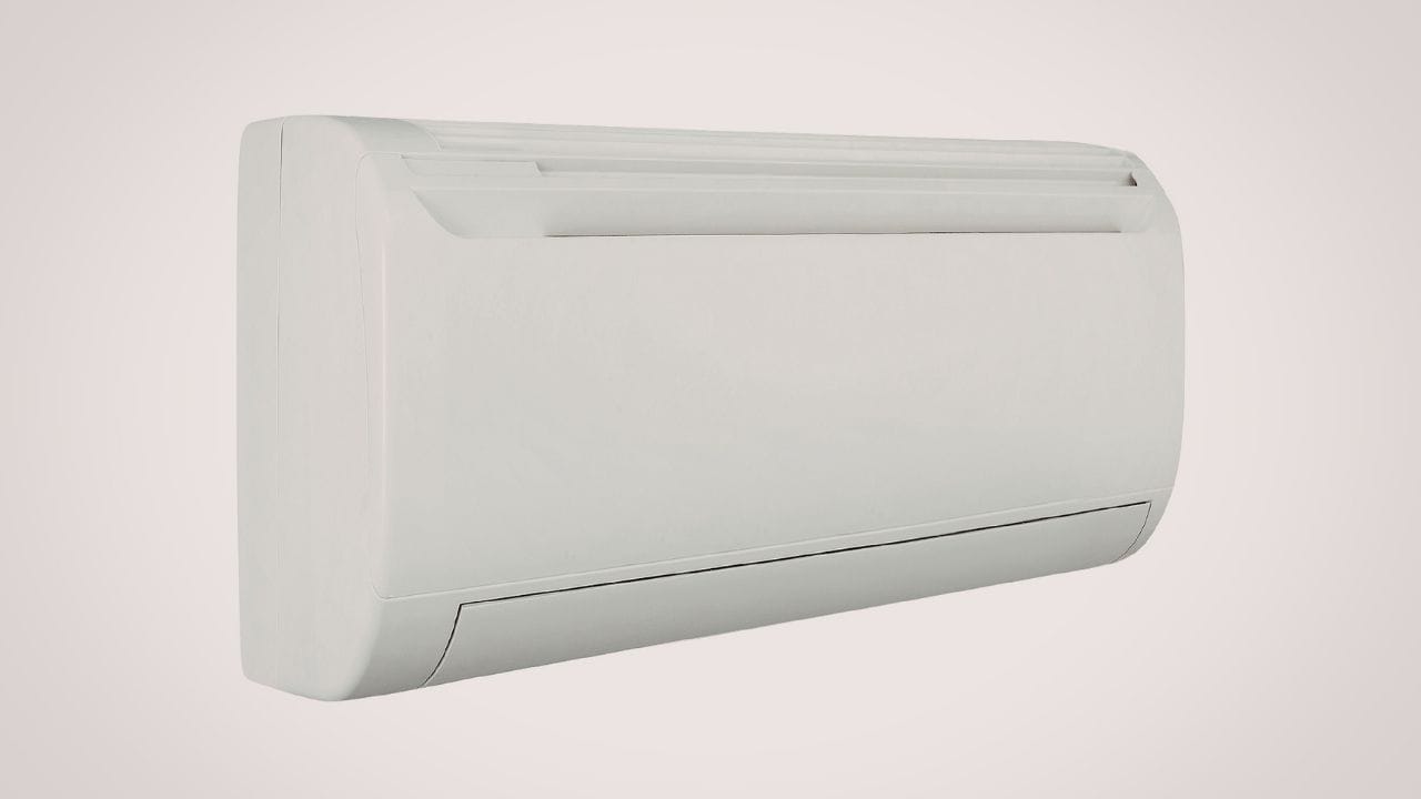 ઉદ્યોગ પહેલાથી જ નબળી માંગનો સામનો કરી રહ્યો હતો. 2025 માં ઉનાળો નબળો હતો, જ્યારે આ વર્ષે ઉત્તર ભારતમાં કમોસમી વરસાદથી AC ના વેચાણ પર અસર પડી છે. કંપનીઓને બેવડો ફટકો પડી રહ્યો છે: માંગમાં વધારો, જ્યારે માંગ નબળી છે.