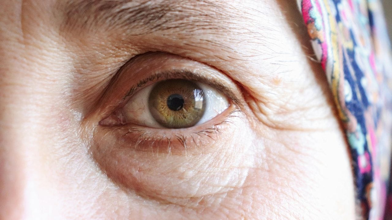 સિંઘ કહે છે: “જોકે, સ્વ-ખરીદી કરેલી મિલકત માટે, માતાપિતા બાળકને વસિયતનામા દ્વારા વારસામાં આપીને બાકાત રાખી શકે છે.સિંઘના મતે, વરિષ્ઠ નાગરિકોને જાળવવાની ફરજ તેમના બાળકો અથવા પુત્રવધૂના વારસાના અધિકારોમાં ફેરફાર કરતી નથી. જો બાળકો માતાપિતાને જાળવવામાં નિષ્ફળ જાય, તો માતાપિતા વરિષ્ઠ નાગરિક કાયદા હેઠળ રાહત માંગી શકે છે.