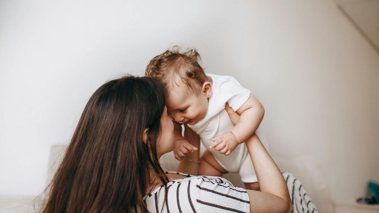 (Disclaimer: જો તમારી પાસે કોઈ ચોક્કસ કેસ હોય તો કાનૂની નિષ્ણાત (વકીલ) ની સલાહ લેવી સલાહભર્યું છે. અહીં આપેલી માહિતી ફક્ત કોર્ટના નિર્ણયો અને કલમોને આધારે આપવામાં આવી છે. તમારે કોઈ કેસ માટે જાણવું હોય તો યોગ્ય વકીલની સલાહ લઈ શકો છો.)(All Image Credit- Canva)