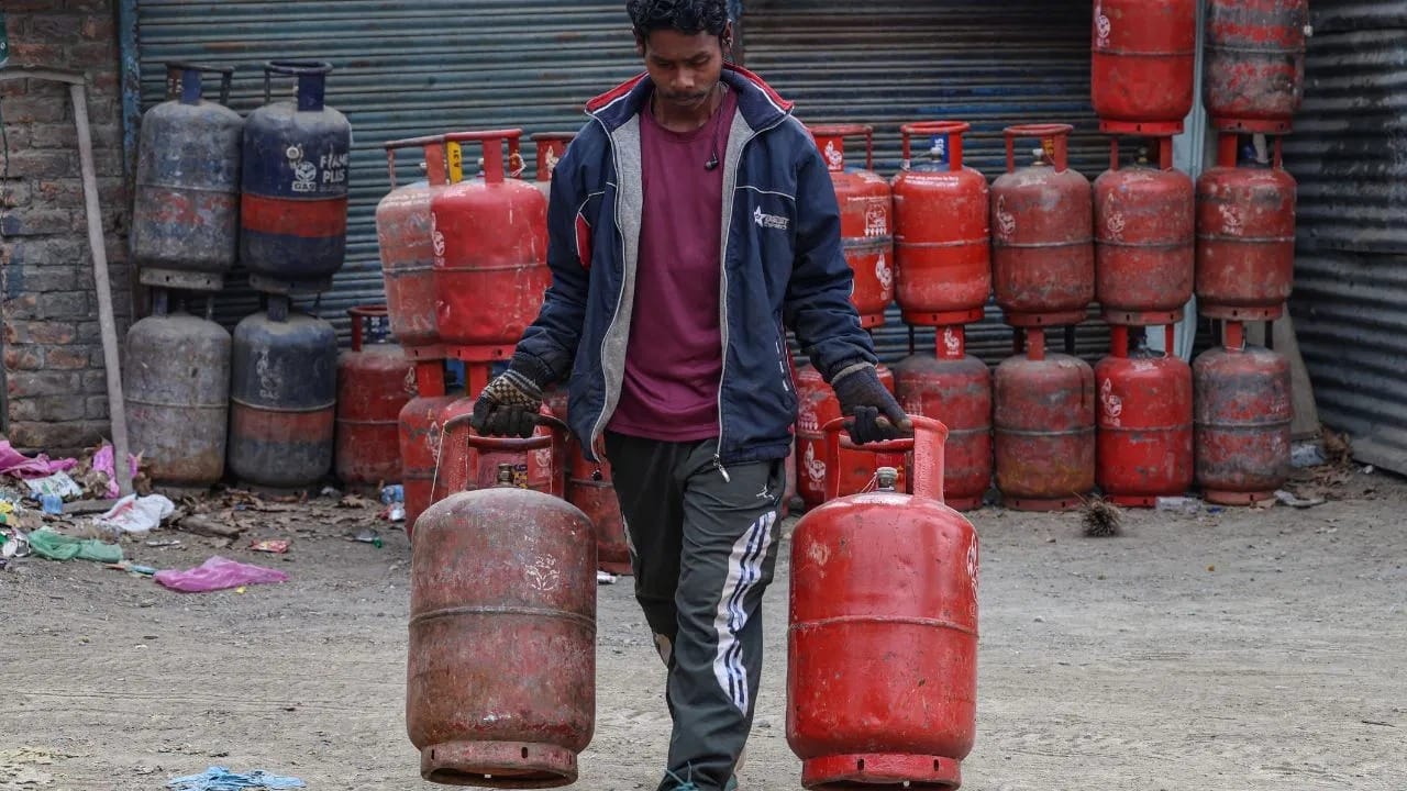 રસોડાના ગેસ લીકેજના કિસ્સામાં, તે તરત જ શોધી શકાય છે અને બંધ કરી શકાય છે, તેથી ગંધ ઉત્પન્ન કરતું રસાયણ ગેસમાં ઉમેરવામાં આવે છે.