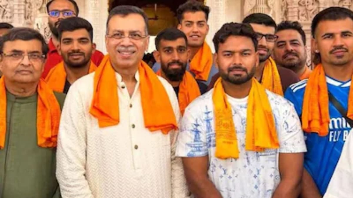 Breaking News: IPL 2026 પહેલા લખનૌ સુપરજાયન્ટ્સ ટીમ રામલલાના દરબારમાં, રિષભ પંતે જીત માટે કરી પ્રાર્થના Breaking News: IPL 2026 પહેલા લખનૌ સુપરજાયન્ટ્સ ટીમ રામલલાના દરબારમાં, રિષભ પંતે જીત માટે કરી પ્રાર્થના