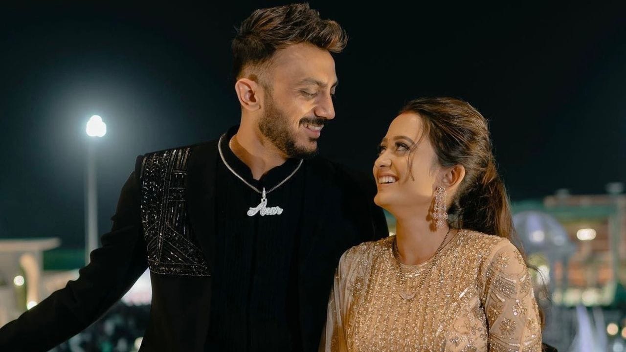 અક્ષર પટેલ અને મેહા પટેલે 2023માં લગ્ન કર્યા હતા. બંન્ને કપલ એક દીકરાના માતા-પિતા છે.