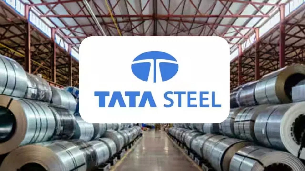 સ્ટીલ ક્ષેત્રમાં પણ યુદ્ધના કારણે વૈશ્વિક પરિસ્થિતિ બદલાઈ રહી છે. ઊર્જા ખર્ચમાં વધારો અને કોકિંગ કોલ માટેના વેપાર માર્ગોમાં ફેરફાર થતાં સ્ટીલ ઉદ્યોગ પર અસર પડી રહી છે. આ પરિસ્થિતિમાં ટાટા સ્ટીલને તુલનાત્મક રીતે મજબૂત સ્થિતિમાં ગણવામાં આવે છે, કારણ કે કંપની પાસે પોતાની આયર્ન ઓર ખાણો છે. આ કારણે કાચા માલના વધતા ભાવોની અસરથી કંપનીને મોટું રક્ષણ મળે છે.