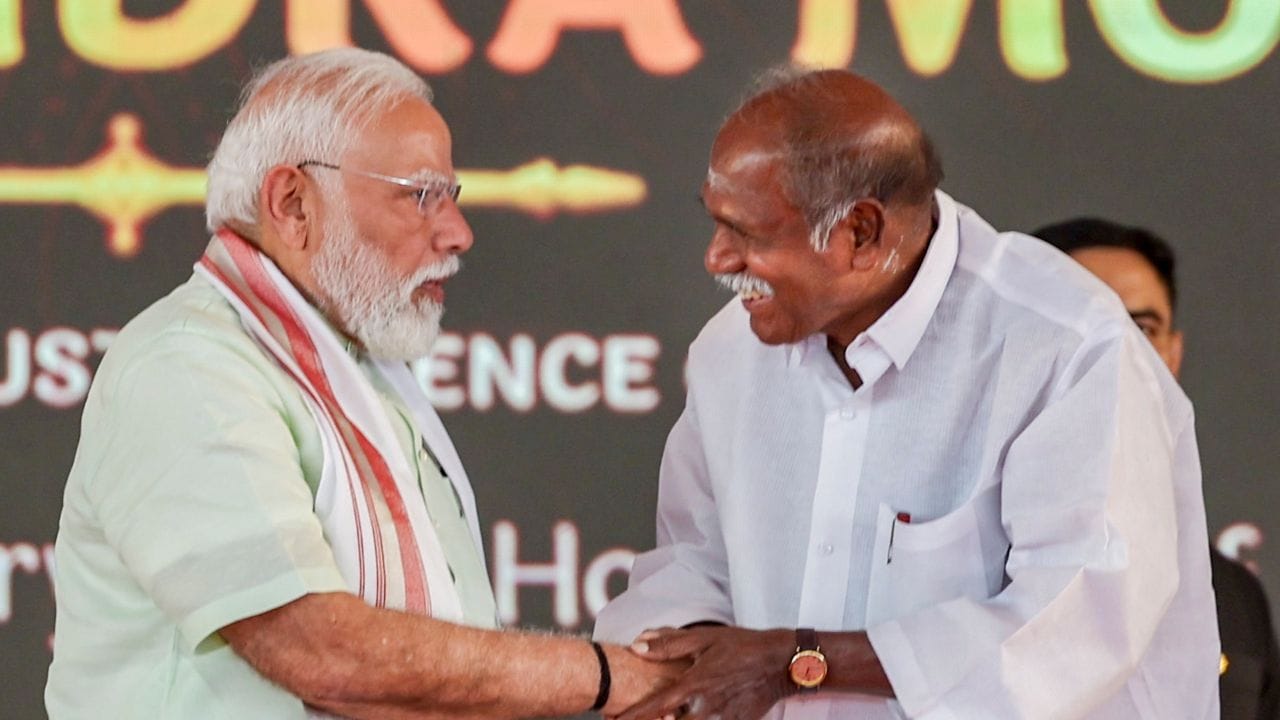 2001ની વિધાનસભા ચૂંટણીમાં, તેઓ ફરીથી જીત્યા અને જાહેર બાંધકામ, કૃષિ અને વન મંત્રી (એન રંગાસ્વામી મંત્રાલય) તરીકે કાર્યભાર સંભાળ્યો હતો.