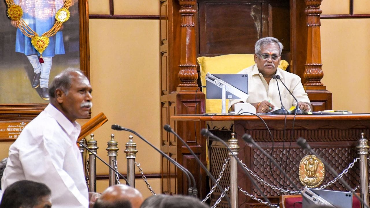 તેમણે વર્ષના 27 ઓક્ટોબરે, તેમણે પુડુચેરીના મુખ્યમંત્રીનું પદ સંભાળ્યું. તેમણે 2001 થી 2008 સુધી મુખ્યમંત્રી તરીકે સેવા આપી હતી.