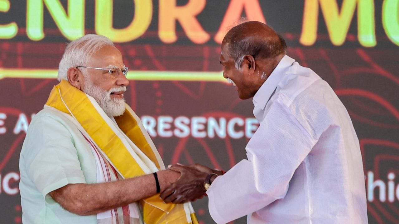 તેમણે 2016 થી 2021 સુધી વિરોધ પક્ષના નેતા તરીકે સેવા આપી, અને 2021 રંગાસ્વામી પુડુચેરીના મુખ્યમંત્રી (એન રંગાસ્વામી રાજકીય કારકિર્દી) રહ્યા છે.રંગાસામી કોઈપણ સોશિયલ મીડિયા પ્લેટફોર્મ પર એક્ટિવ નથી. (all photo : PTI)