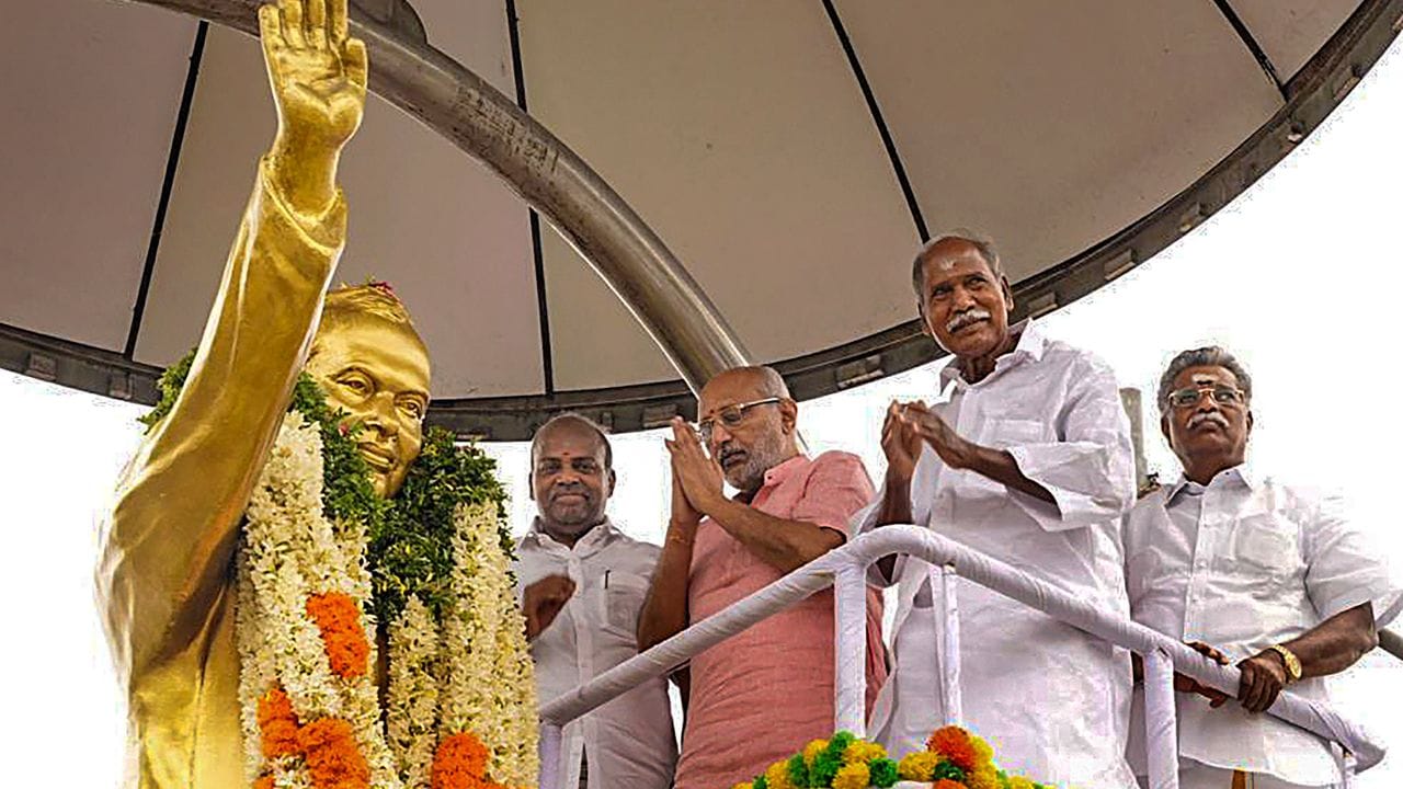 નદેસન કૃષ્ણાસ્વામી રંગાસ્વામીનો જન્મ 4 ઓગસ્ટ 1950ના રોજ થયો છે. તે એક ભારતીય રાજકારણી છે જે કેન્દ્રશાસિત પ્રદેશ પુડુચેરીના મુખ્યમંત્રી છે.