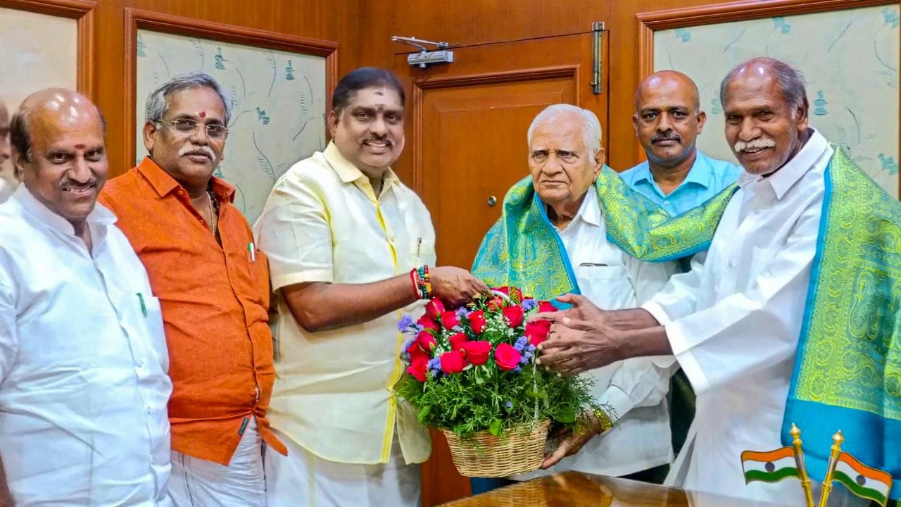 તેઓ તેમના સાદું જીવન અને લોક કલ્યાણકારી યોજનાઓ માટે જાણીતા છે. 71 વર્ષીય રંગાસ્વામીએ ભાજપ સાથે ગઠબંધન કરીને 2021ની વિધાનસભા ચૂંટણી જીતી હતી. તેમની પાસે આરોગ્ય, પરિવાર કલ્યાણ અને અન્ય મુખ્ય વિભાગો સંભાળે છે.