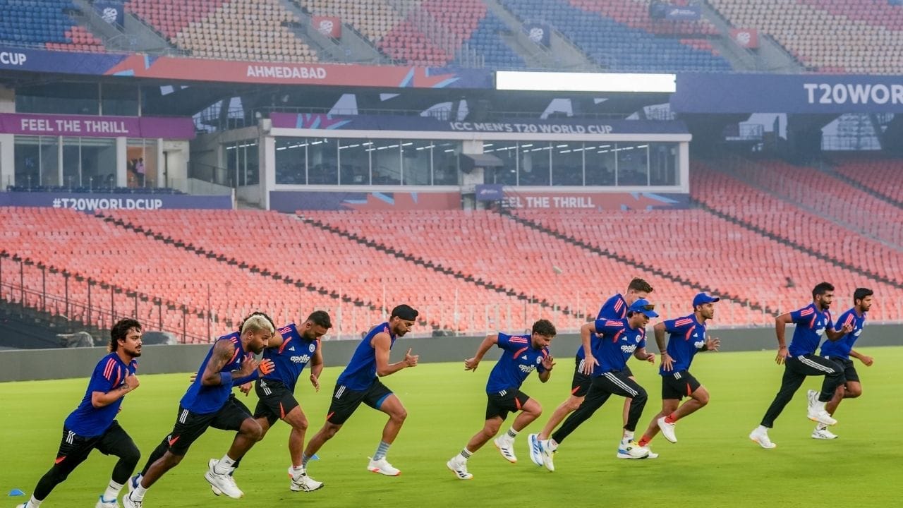 તે ગુજરાત ક્રિકેટ એસોસિએશનની માલિકીનું છે અને તે ટેસ્ટ, ODI અને T20I ક્રિકેટ મેચો માટેનું મેદાન છે. 24 ફેબ્રુઆરી 2021ના ​​રોજ, તેનું નામ સરદાર પટેલ સ્ટેડિયમથી બદલીને નરેન્દ્ર મોદી સ્ટેડિયમ રાખવામાં આવ્યું હતુ.આ સ્ટેડિયમમાં 24 ફેબ્રુઆરી 2021ના રોજ ભારત અને ઇંગ્લેન્ડ વચ્ચે પ્રથમ પિંક બોલ ટેસ્ટ મેચનું આયોજન કરવામાં આવ્યું હતું.