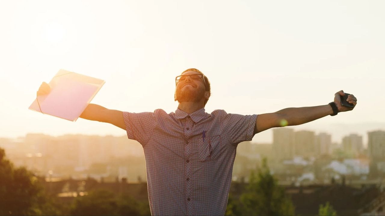 વરિષ્ઠ અધિકારીઓ તમારા કામથી પ્રભાવિત થઈ શકે છે. જો તમે ઉદ્યોગપતિ છો, તો નવા પ્રોજેક્ટ્સ પર કામ કરવા માટે આ અનુકૂળ સમય છે. જૂના રોકાણથી નફાના સંકેતો છે. તમારી નાણાકીય સ્થિતિમાં સુધારો થઈ શકે છે. કૌટુંબિક સહયોગ પણ તમને આગળ વધવા માટે પ્રેરણા આપશે. તમારી મહેનતના સકારાત્મક પરિણામો તમારા આત્મવિશ્વાસને વધારશે અને તમારી ભવિષ્યની યોજનાઓને મજબૂત બનાવશે. (ફોટો સ્ટોરી-સોશિયલ મીડિયા)