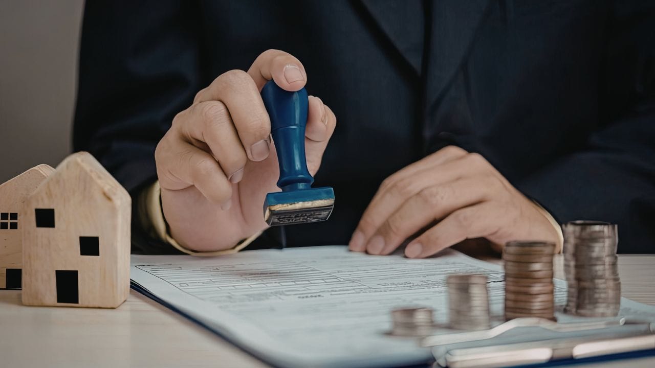 સારાંશ રૂપે કહીએ તો, પીએમ મુદ્રા લોન યોજના 2026 નાના ઉદ્યોગકારો માટે એક સારી તક છે. ગેરંટી વિના લોન મળવાની સુવિધા અને સરળ પ્રક્રિયા તેને વધુ લોકપ્રિય બનાવે છે. જો તમે તમારો પોતાનો વ્યવસાય શરૂ કરવાની યોજના બનાવી રહ્યા છો, તો આ યોજના તમારા માટે એક મજબૂત આધાર બની શકે છે.