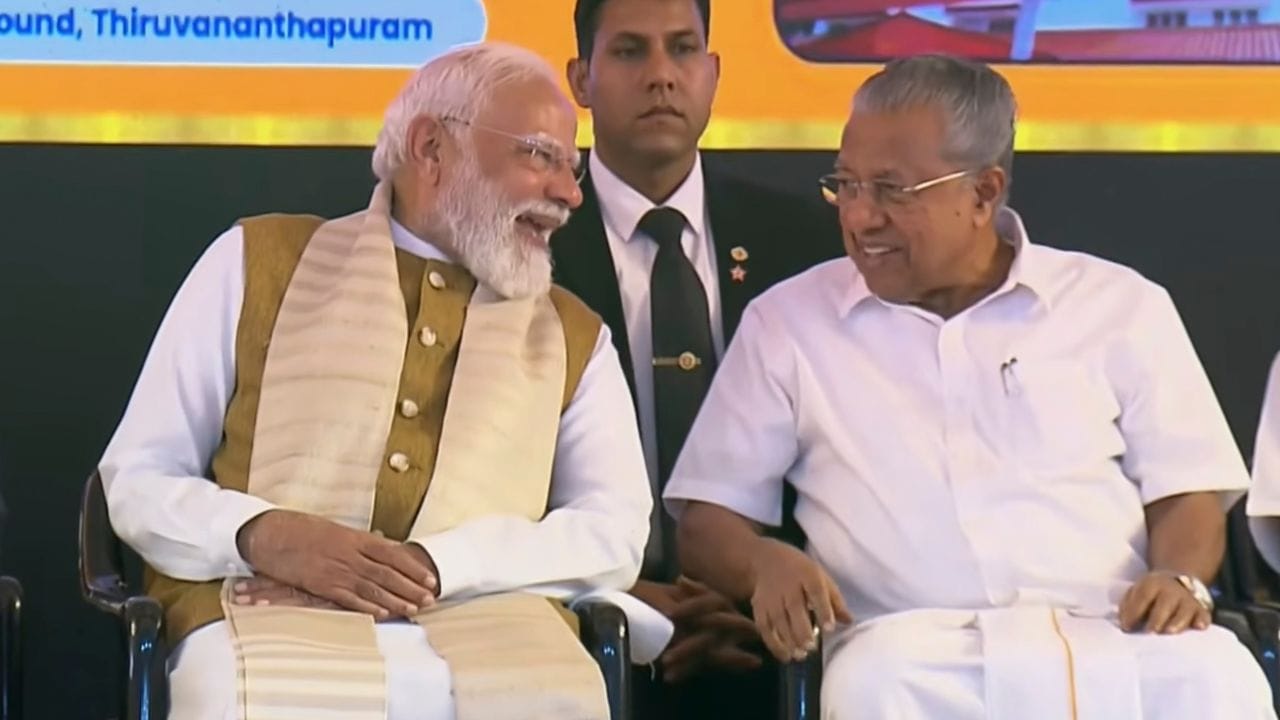 તેઓ કેરળના પહેલા મુખ્યમંત્રી છે જેમને તેમનો કાર્યકાળ (પાંચ વર્ષ) પૂર્ણ કર્યા પછી ફરીથી ચૂંટવામાં આવ્યા હતા.